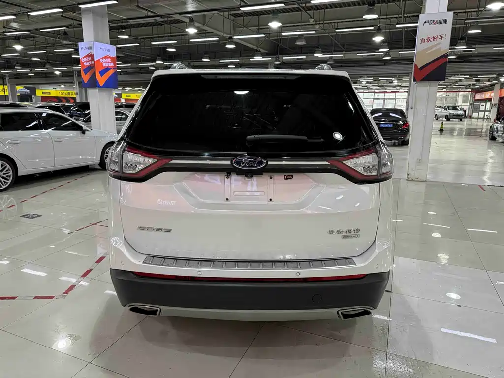 Ford Edge 2018 — фото 12