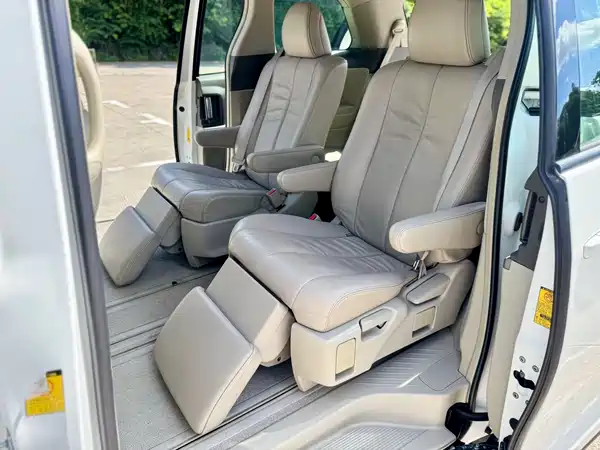 Toyota Previa 2012