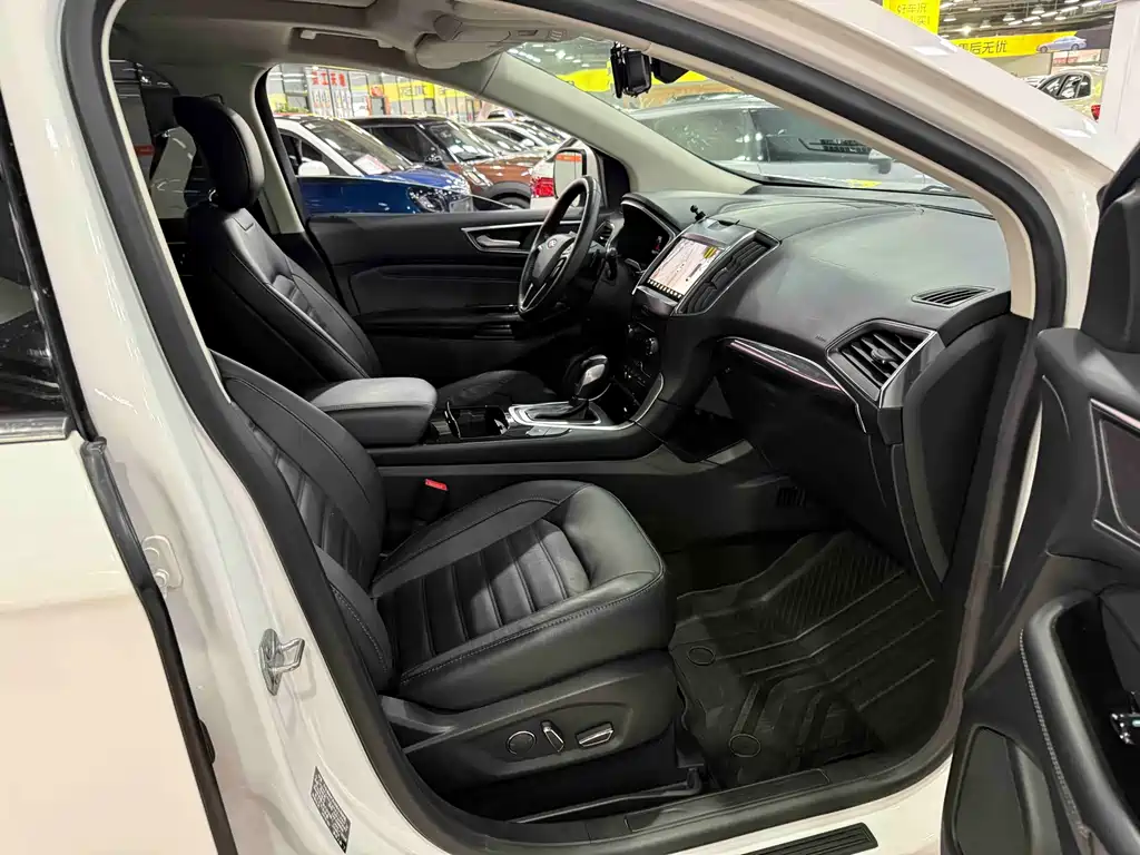 Ford Edge 2018 — фото 19