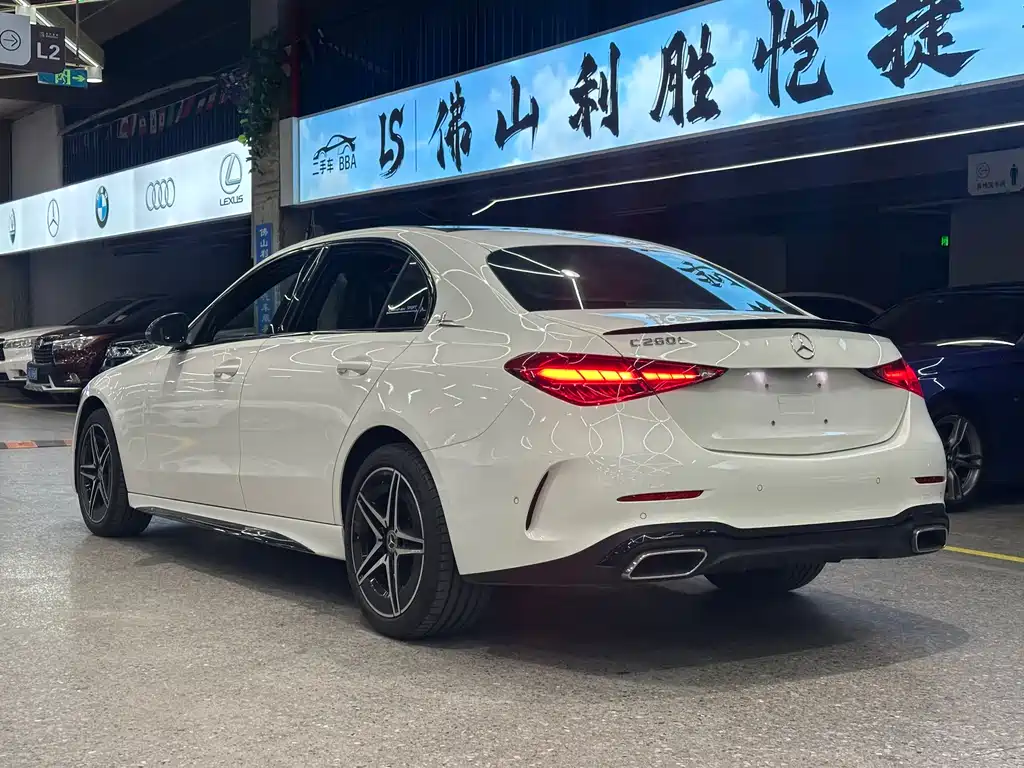 Mercedes-Benz C-Class 2023 — фото 6