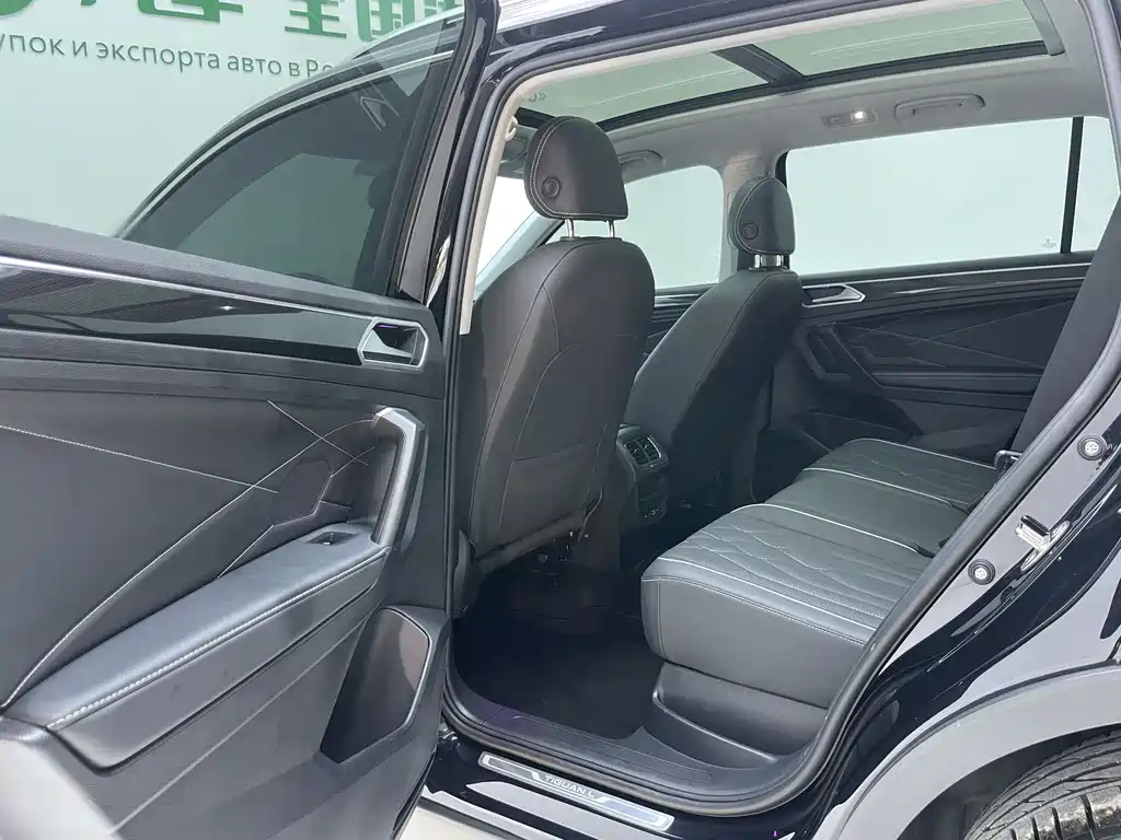 Volkswagen Tiguan L 2023 — фото 18