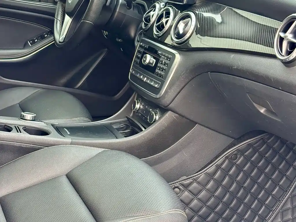 Mercedes-Benz GLA 2015 — фото 8
