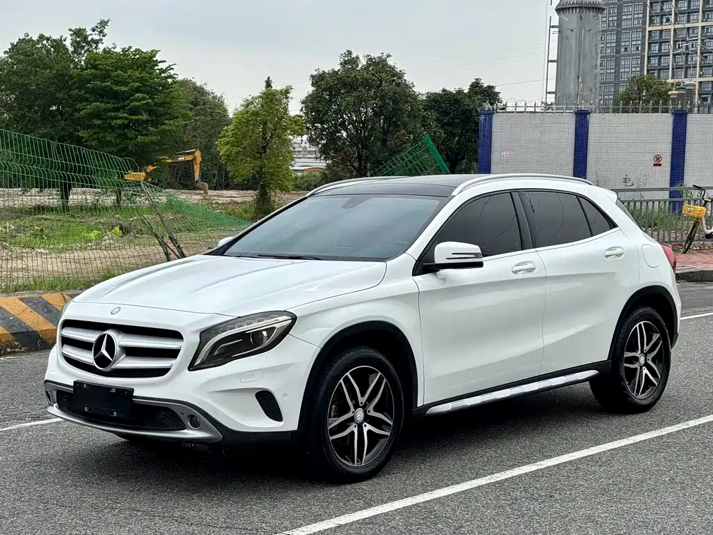 Mercedes-Benz GLA 2015