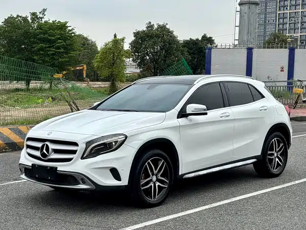 Mercedes-Benz GLA 2015