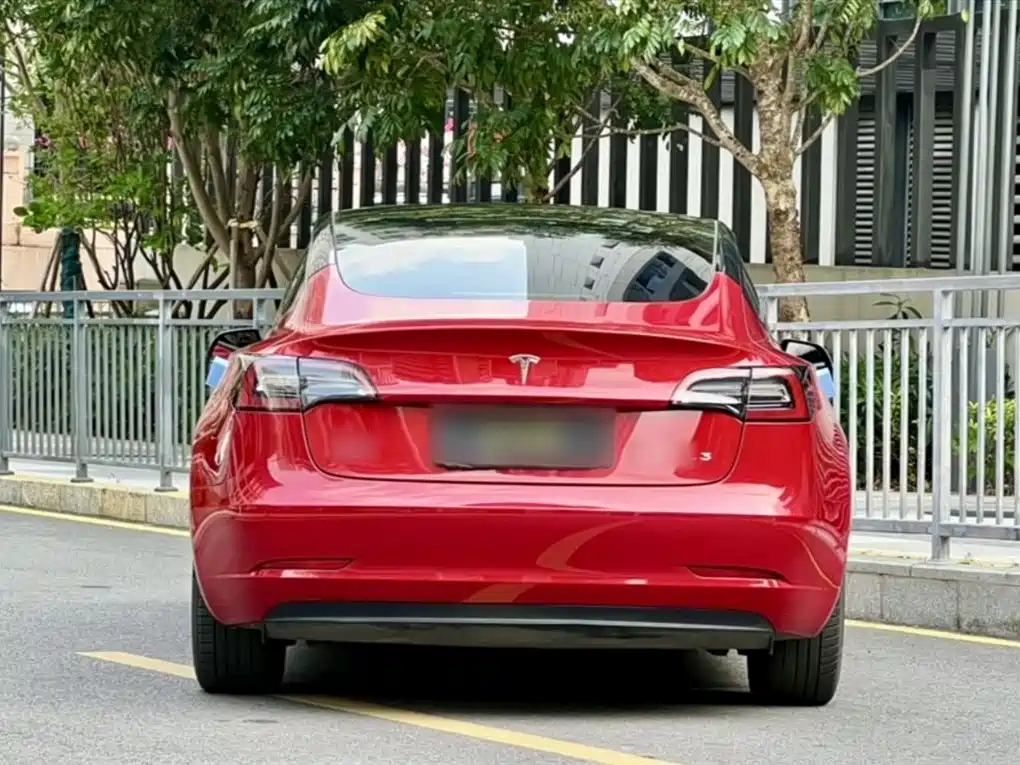 Tesla Model 3 2021 — фото 11