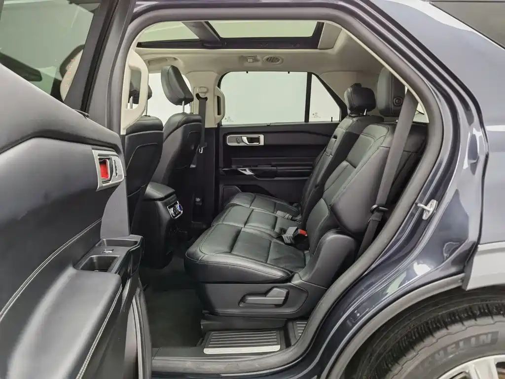Ford Explorer 2021 — фото 15