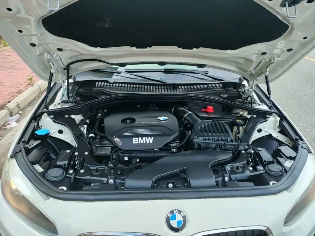 BMW 1 Series 2018 — фото 20