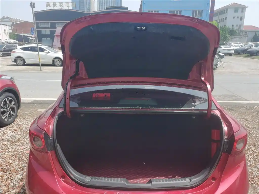 Mazda 3 Axela 2019 — фото 15