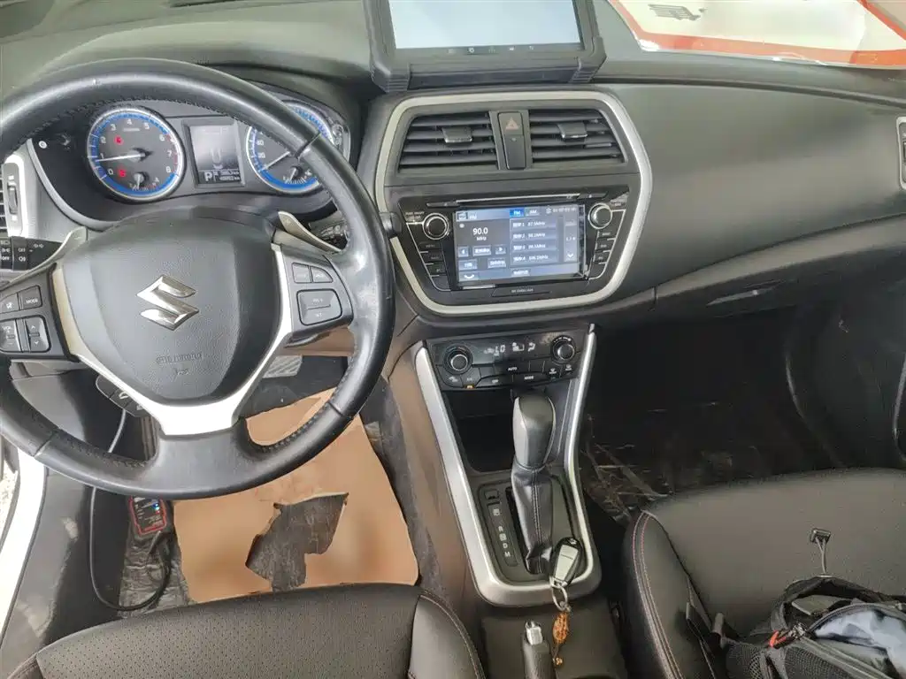 Suzuki S-Cross 2017 — фото 10