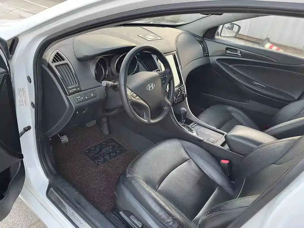 Hyundai Sonata 2014 — фото 9