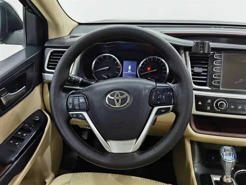 Toyota Highlander 2016 — фото 11