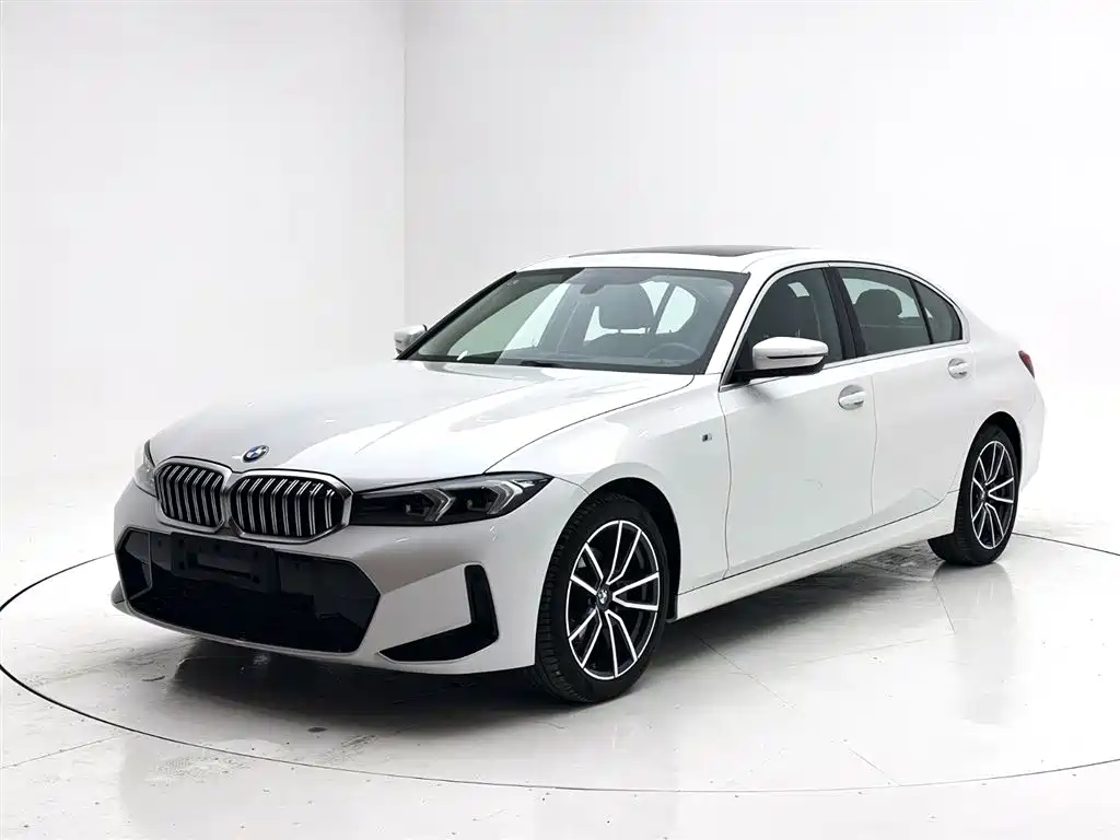 BMW 3 Series 2022 — фото 1