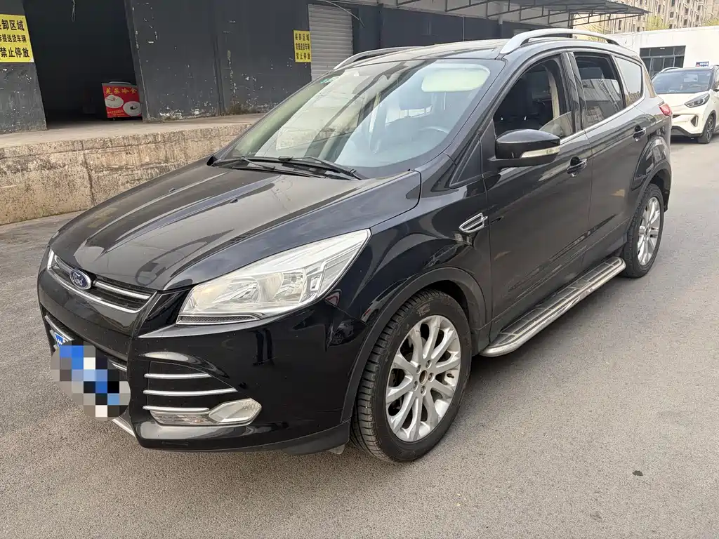 Ford Kuga 2015 — фото 1
