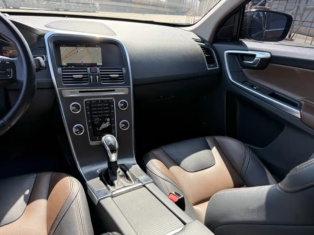 Volvo XC60 2015 — фото 14