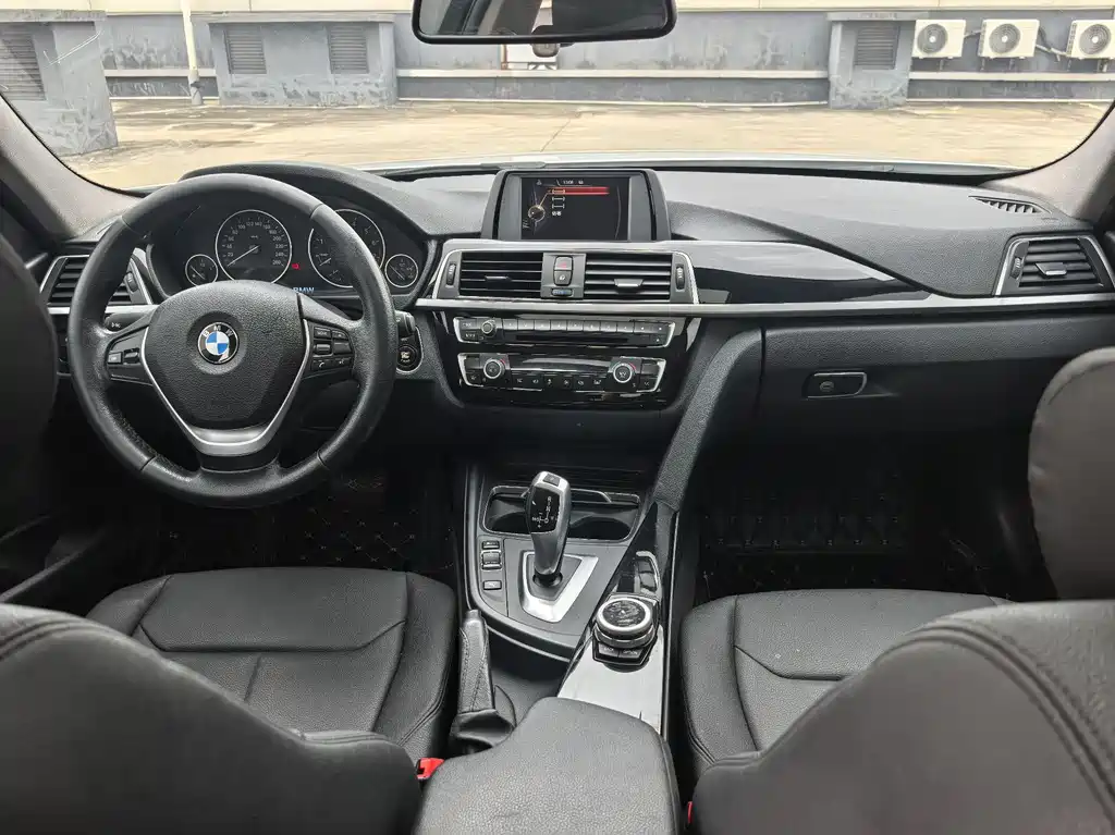 BMW 3 Series 2017 — фото 6