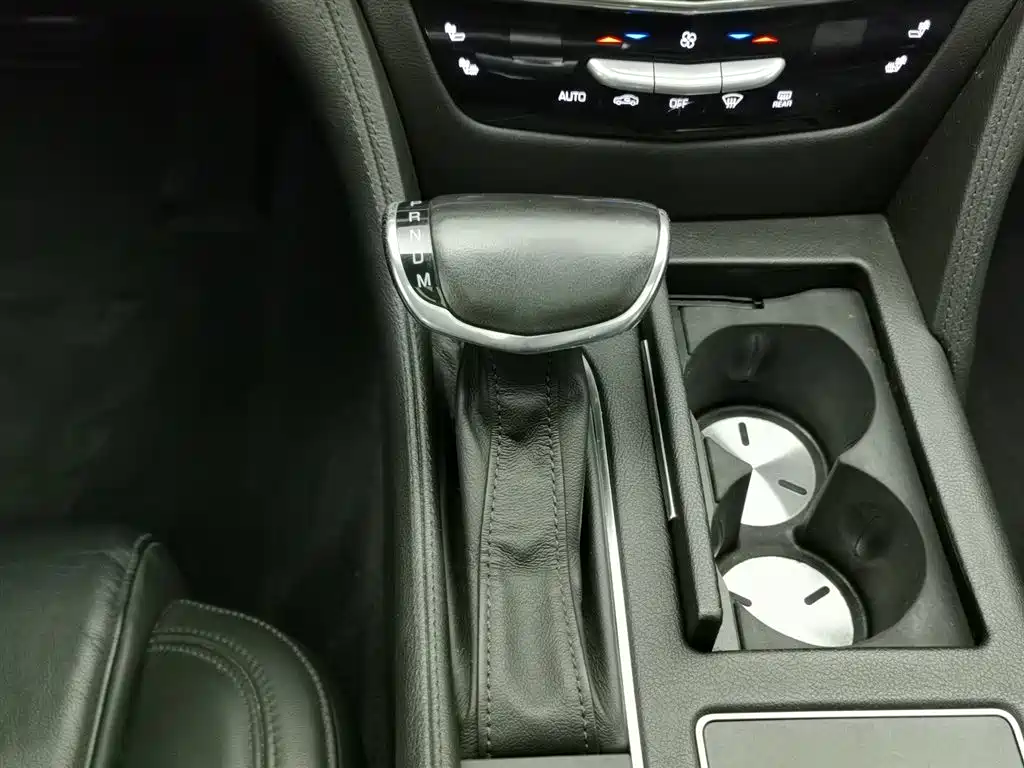 Cadillac CT6 Plug-in 2018 — фото 13