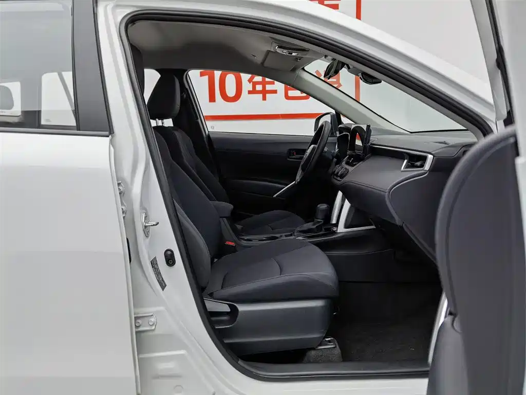 Toyota Corolla Cross 2023 — фото 23