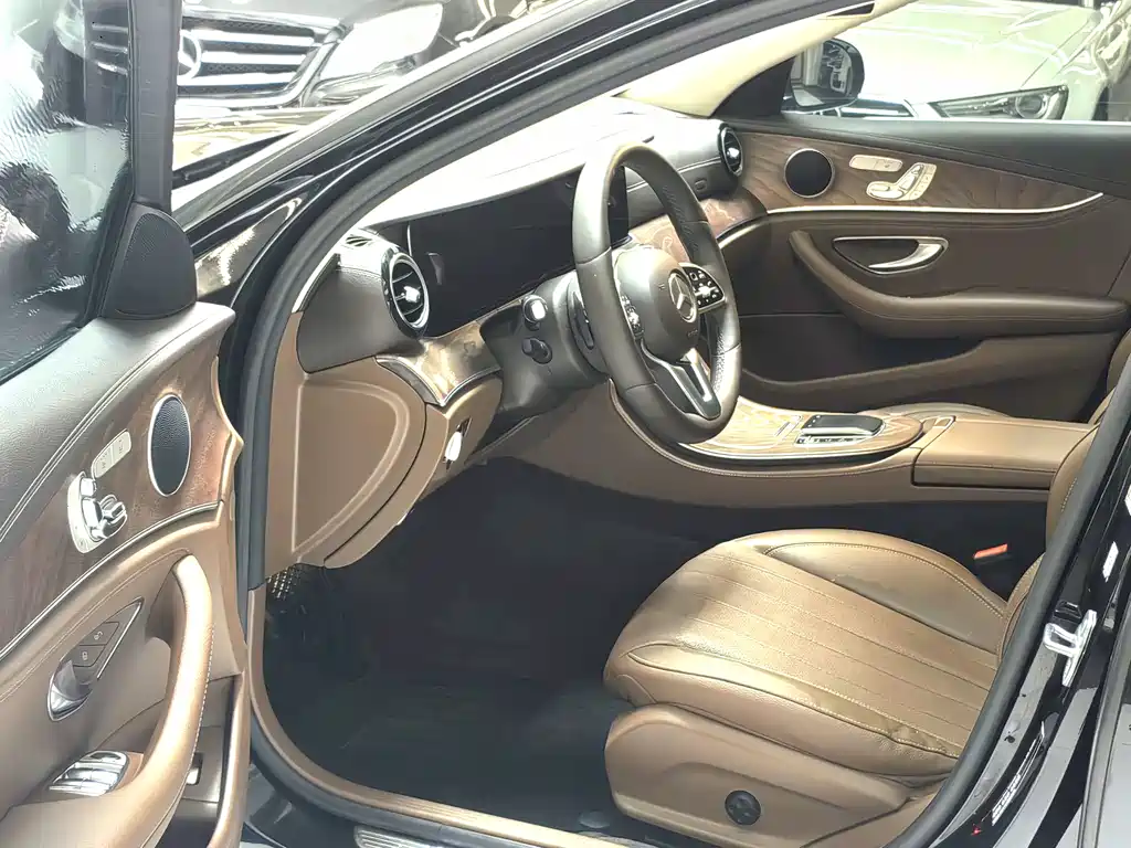 Mercedes-Benz E-Class 2019 — фото 4