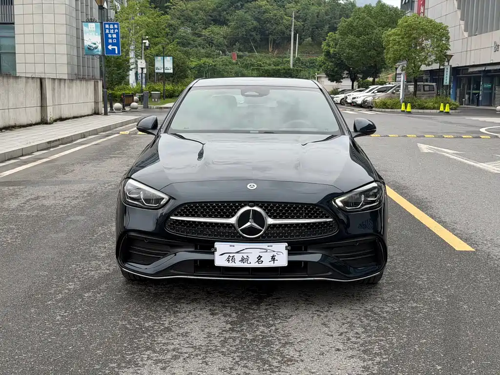 Mercedes-Benz C-Class 2024