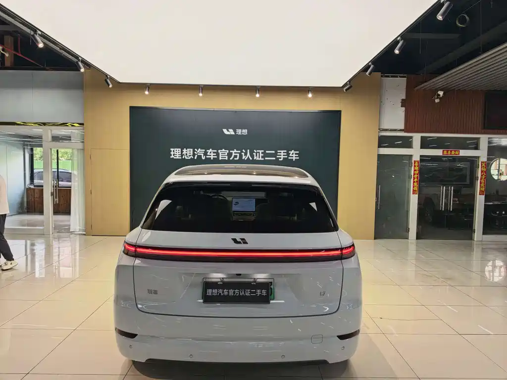 Li Auto Li L7 2025