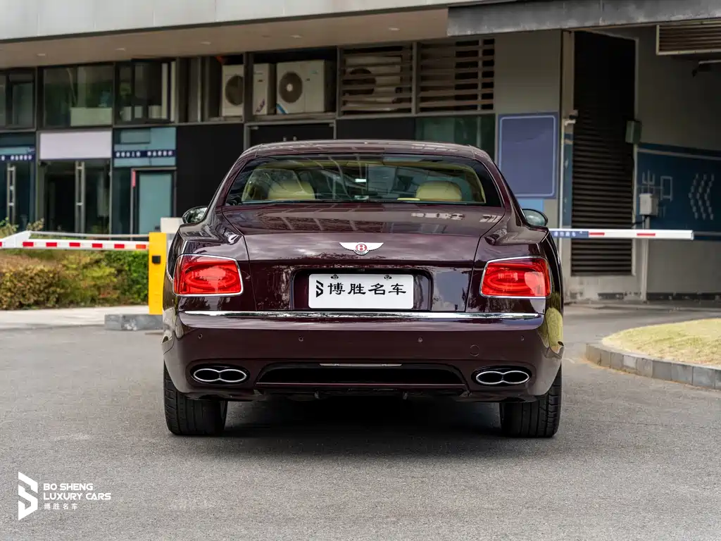 Bentley Flying Spur 2016 — фото 39
