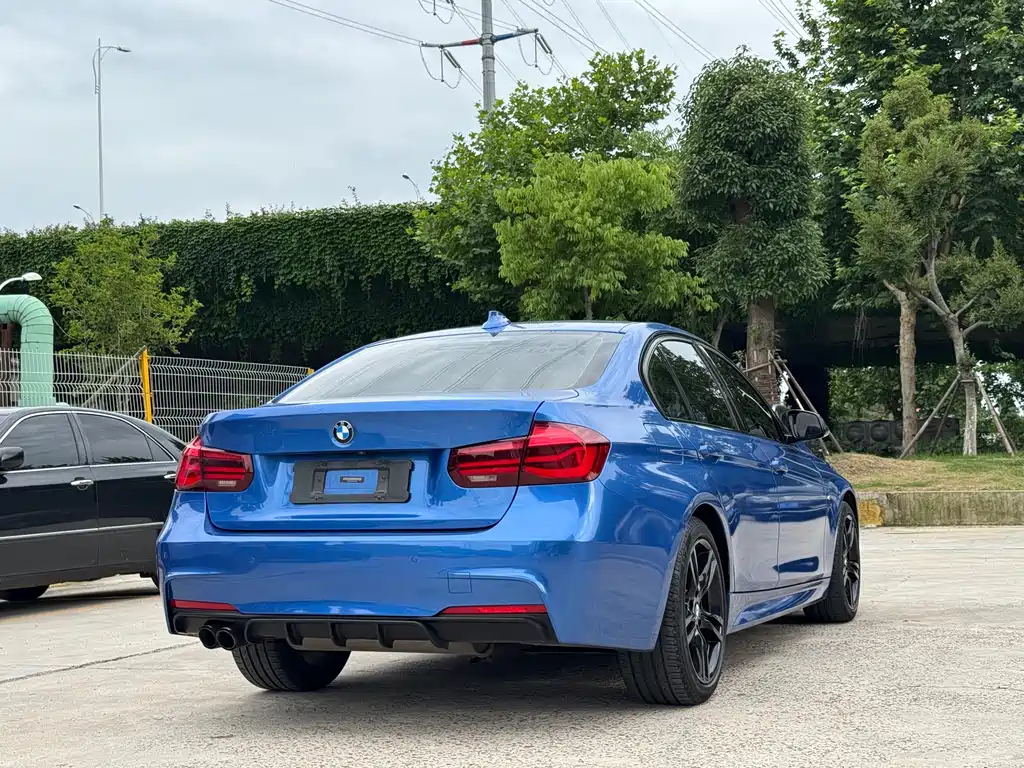 BMW 3 Series 2019 — фото 9