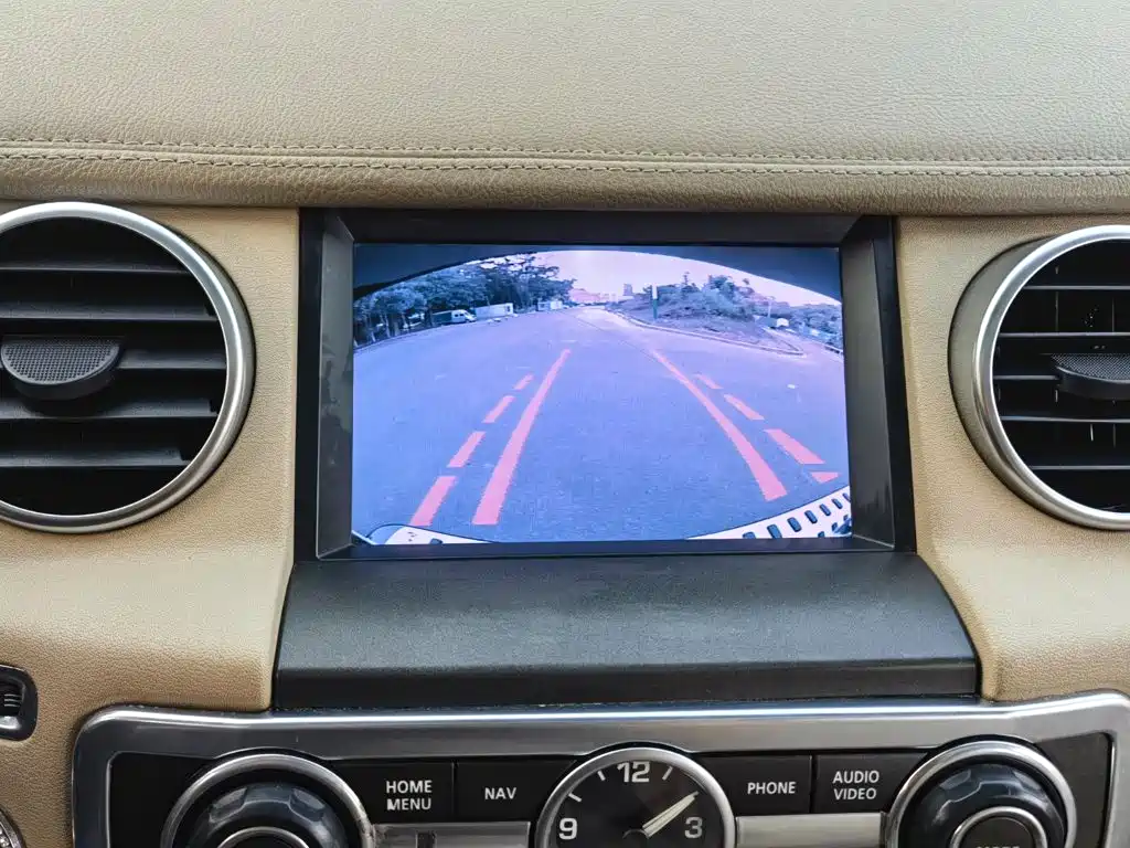 Land Rover Discovery 2013 — фото 15