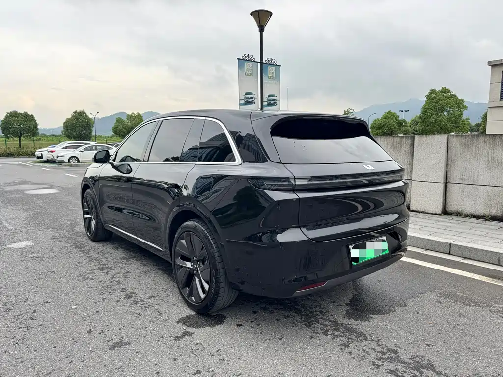 Li Auto Li L6 2025
