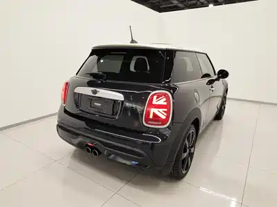 MINI MINI 2023