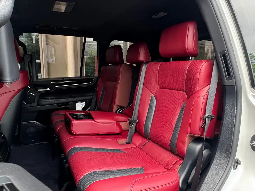 Lexus LX 2019 — фото 18