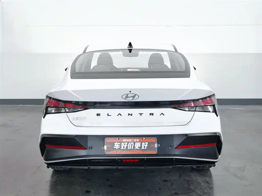 Hyundai Elantra 2024