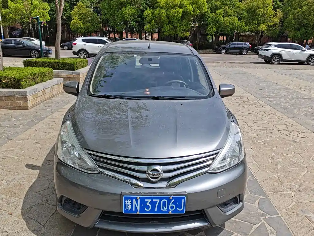 Nissan Livina 2018 — фото 2