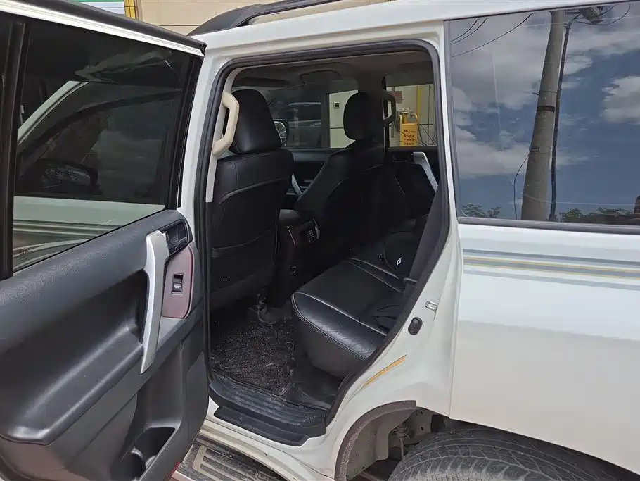Toyota Prado 2016 — фото 10