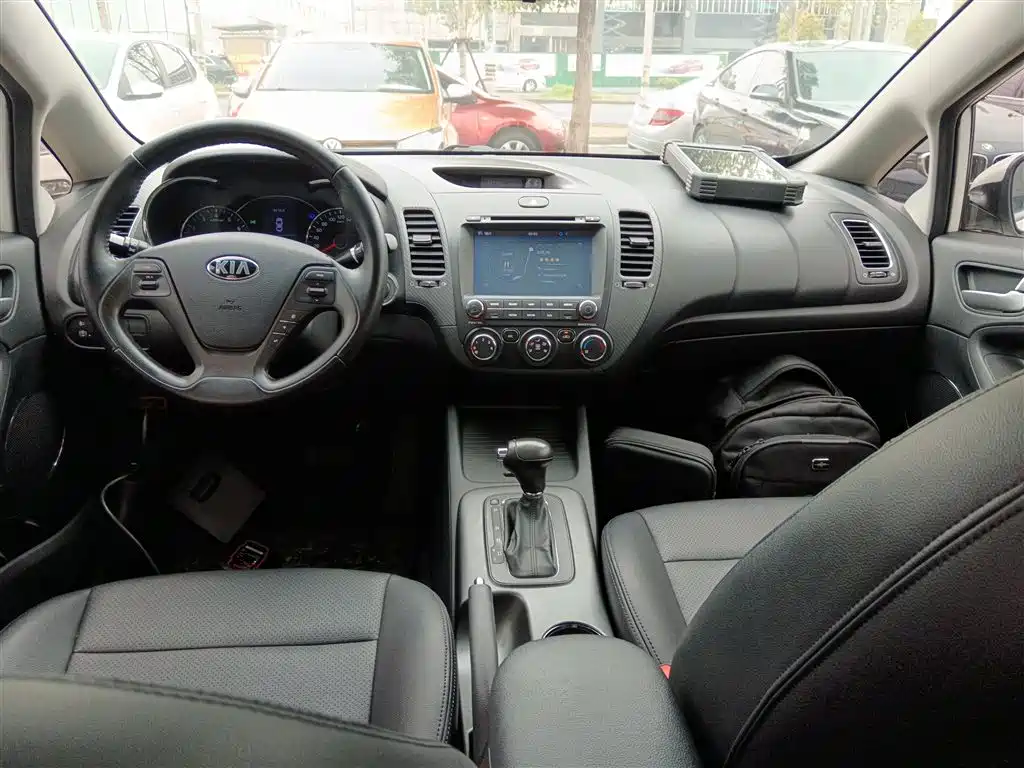 Kia K3 2015 — фото 10