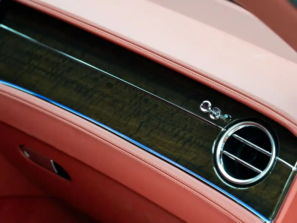 Bentley Continental 2020 — фото 16