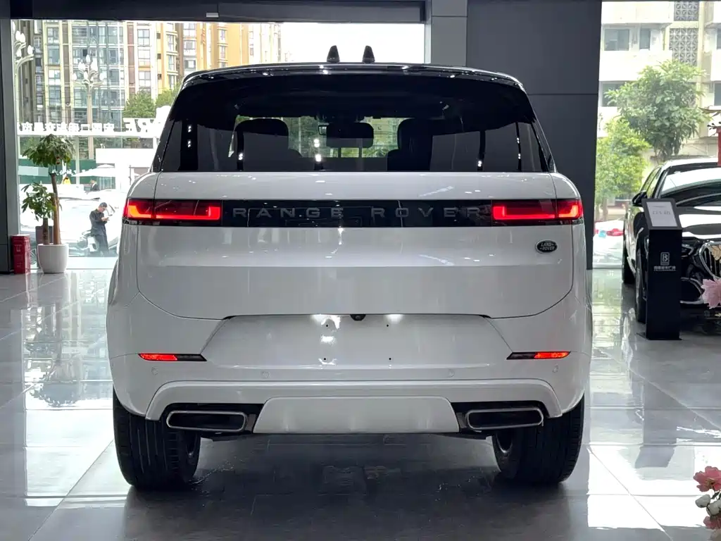 Land Rover Sport 2023 — фото 12