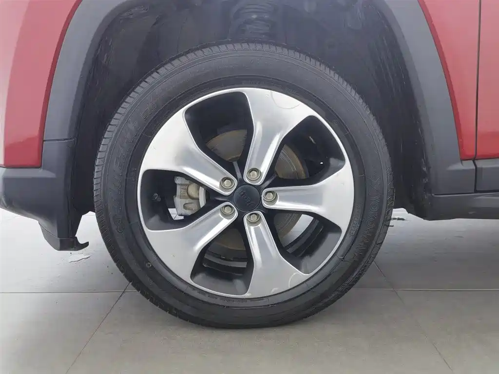 Jeep Compass 2018 — фото 17