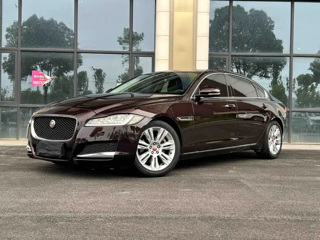 Jaguar XFL 2018 — фото 1