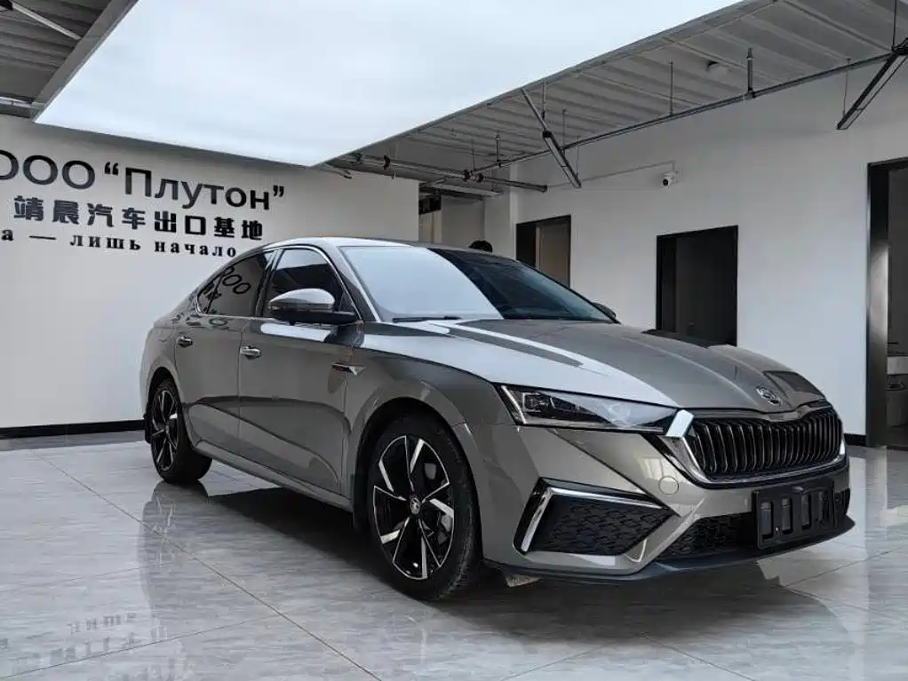 Skoda Octavia 2023 — фото 3