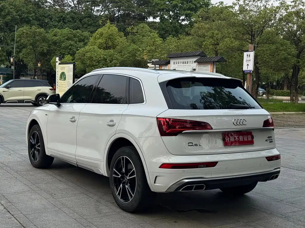 Audi Q5L 2023 — фото 14