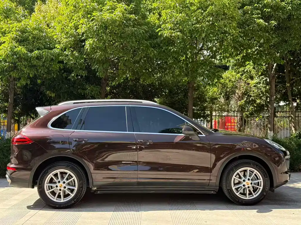 Porsche Cayenne 2017 — фото 14