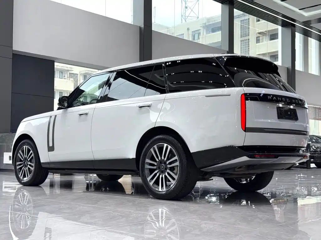 Land Rover Range Rover 2024 — фото 13