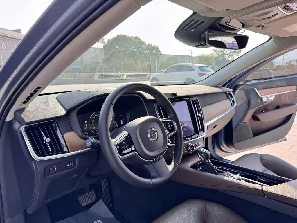 Volvo S90 2019 — фото 11