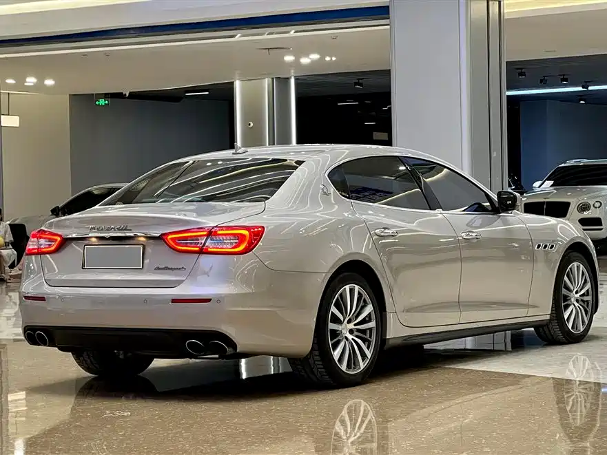 Maserati Quattroporte 2019 — фото 8