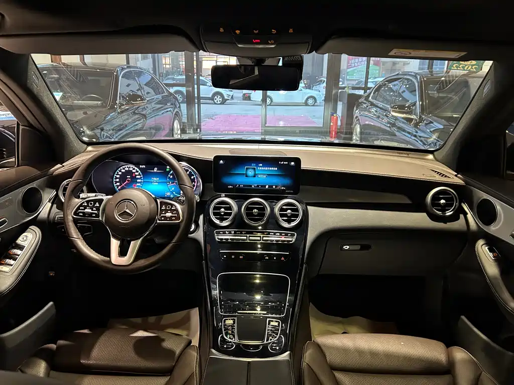 Mercedes-Benz GLC 2020 — фото 18