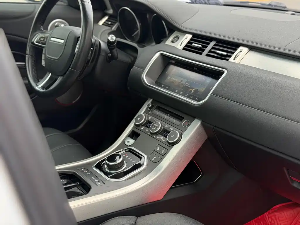 Land Rover Evoque 2018 — фото 18