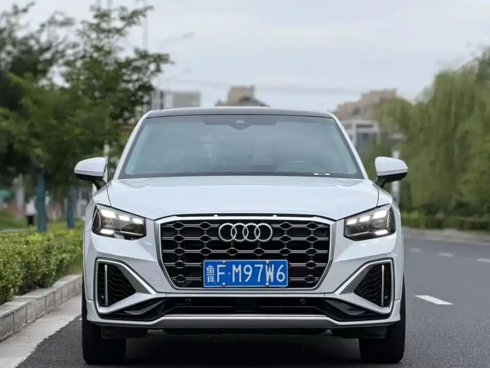 Audi Q2L 2023