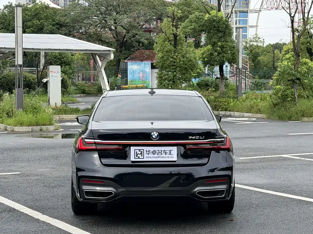 BMW 7 Series 2021