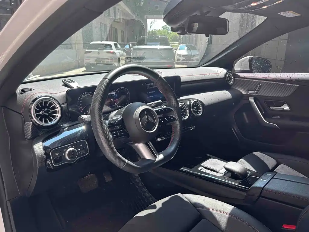 Mercedes-Benz A-Class 2024 — фото 14