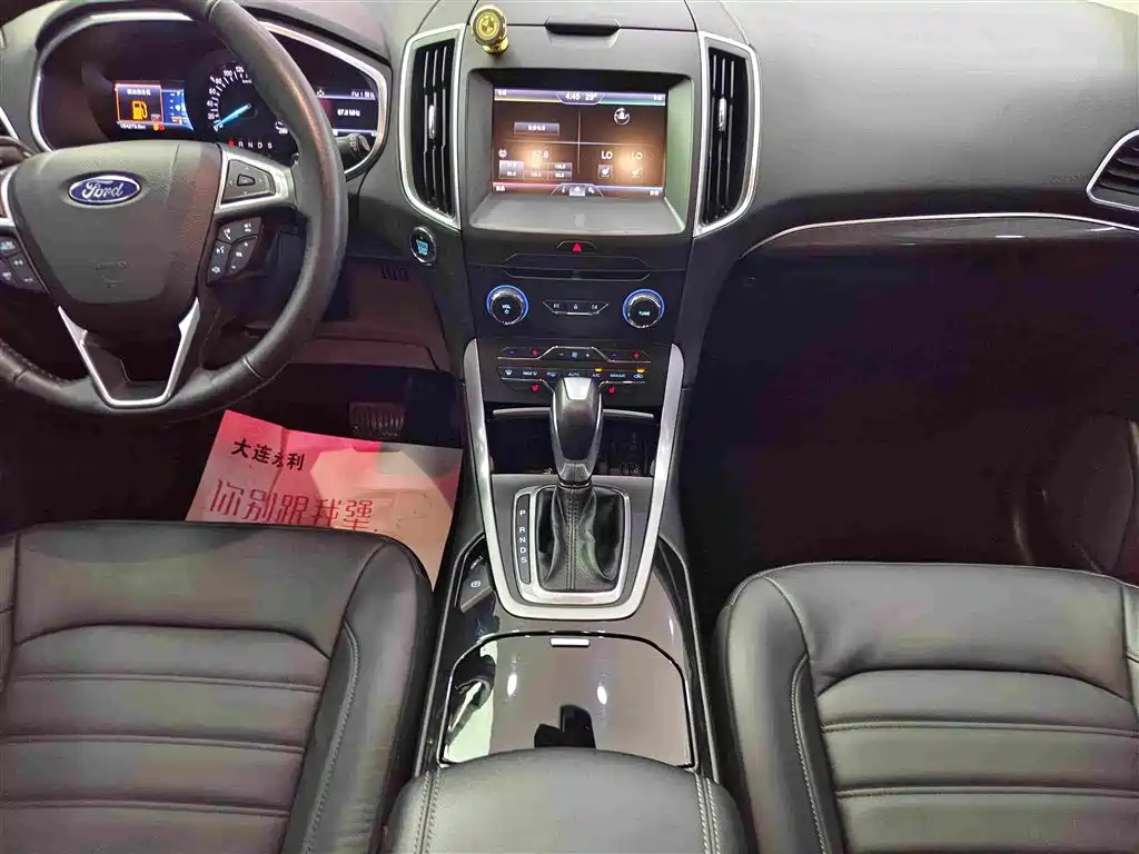 Ford Edge 2016 — фото 12